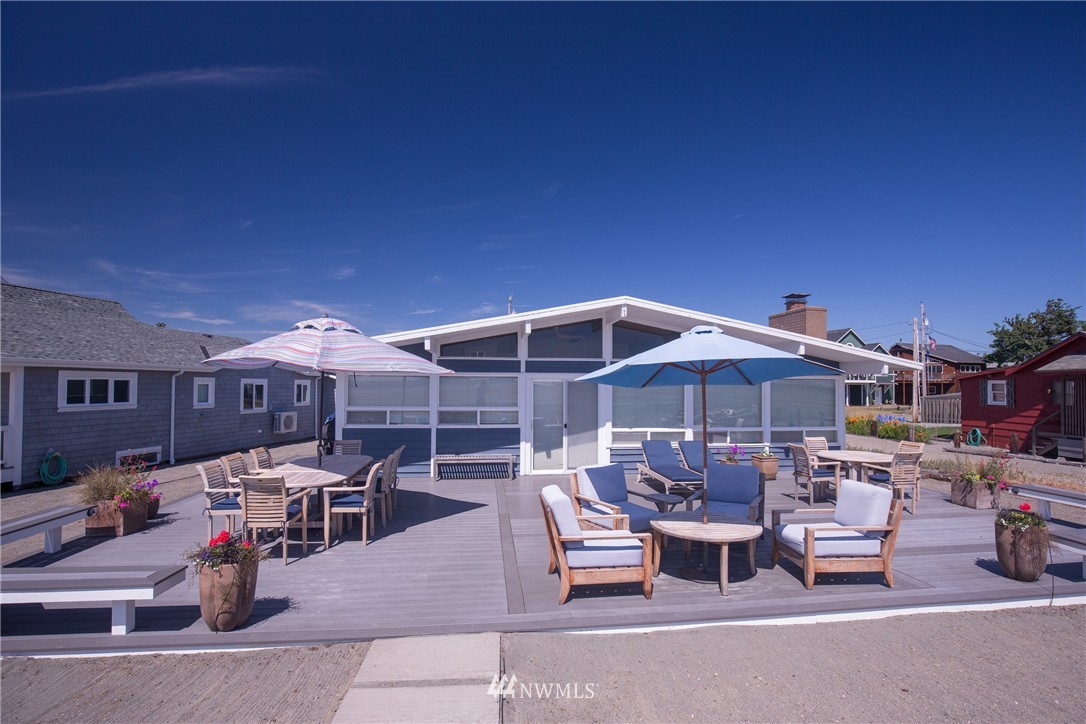 2436 Sunlight Beach Road Clinton, WA 98236 - Photo 7 of 25 Gallery Image 7