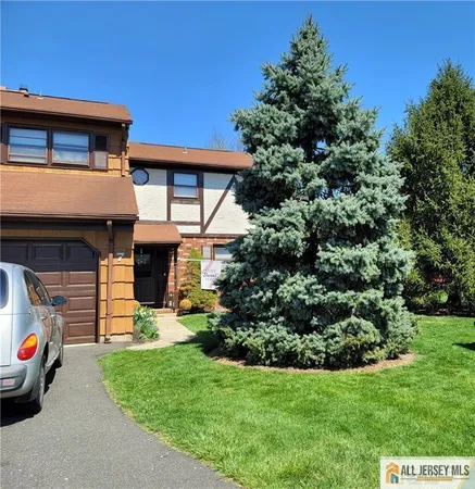 $3,300 | 7 Cheltenham Court, Unit 707, Sayreville, NJ 08872