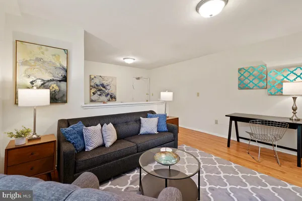 $1,498 | 7607 Eastern Avenue Northwest, Unit 102, Silver Spring, MD 20912