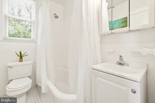 $1,498 | 7607 Eastern Avenue Northwest, Unit 102, Silver Spring, MD 20912