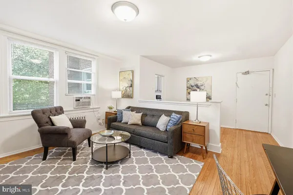 $1,498 | 7607 Eastern Avenue Northwest, Unit 102, Silver Spring, MD 20912