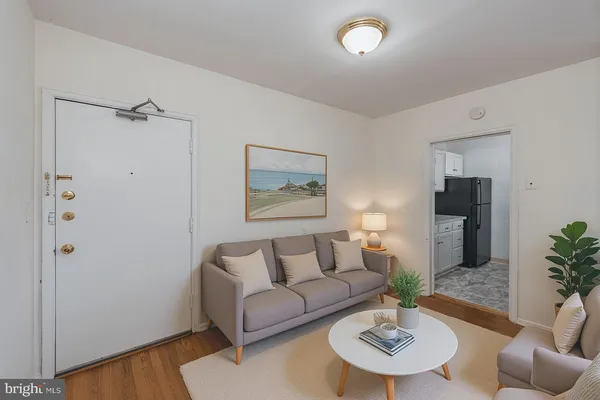 $1,498 | 7607 Eastern Avenue Northwest, Unit 102, Silver Spring, MD 20912