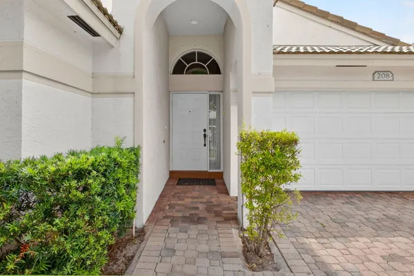 $799,900 | 208 Jones Creek Drive, Jupiter, FL 33458