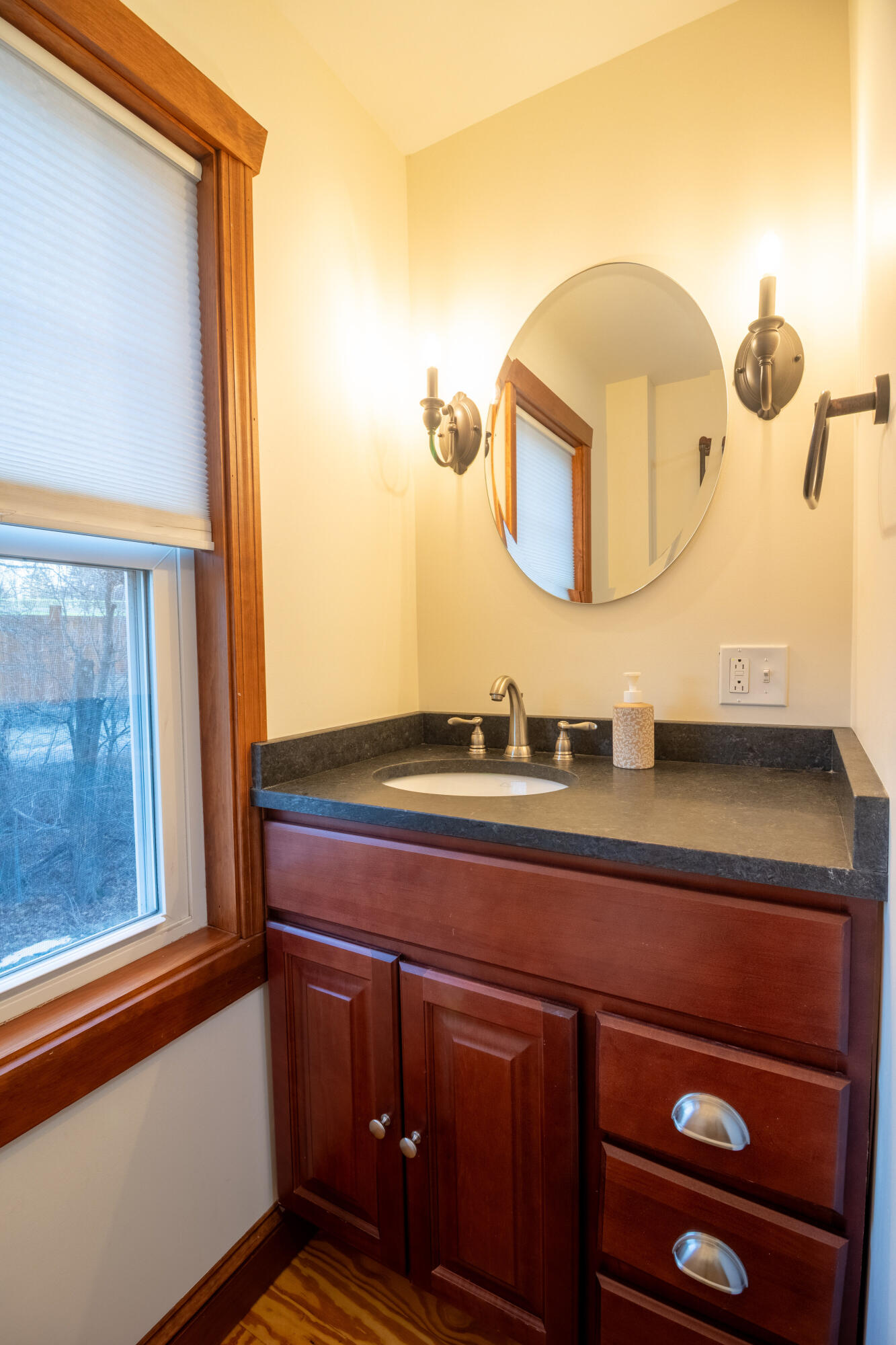 546 Broadway Bangor, ME 04401 - Photo 44 of 60 2nd Floor BA