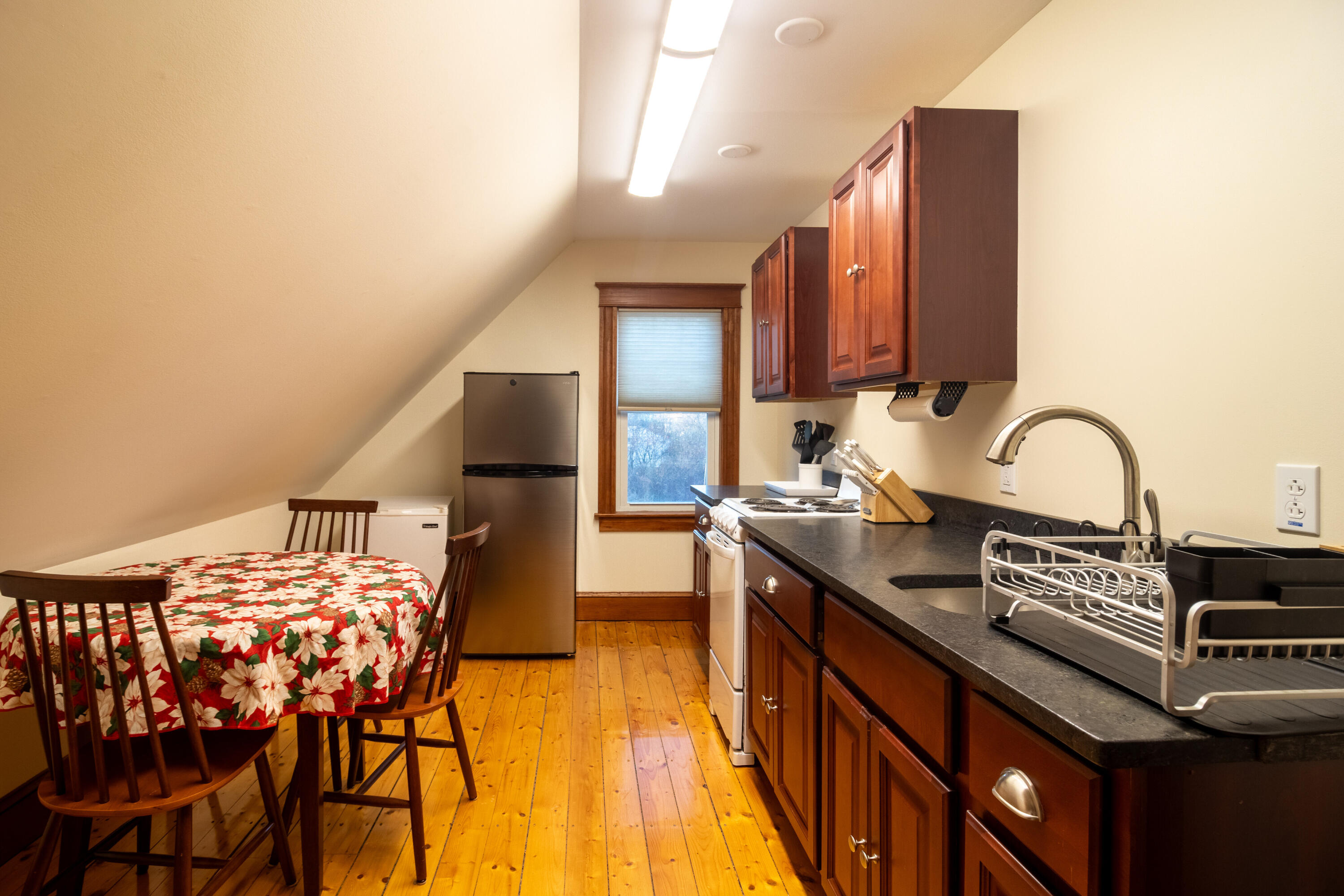 546 Broadway Bangor, ME 04401 - Photo 46 of 60 2nd Floor Kitchen