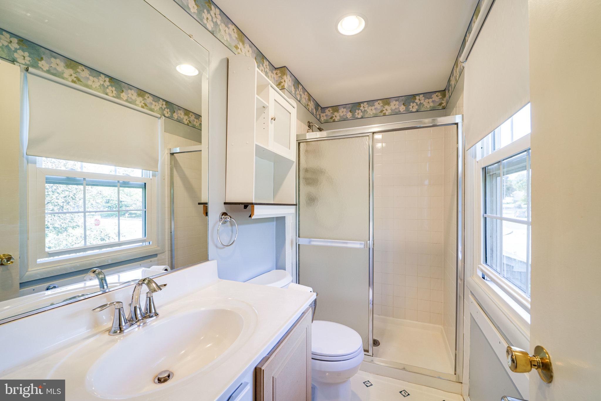5317 Dunsmore Road Alexandria, VA 22315 - Photo 26 of 43 Master bathroom