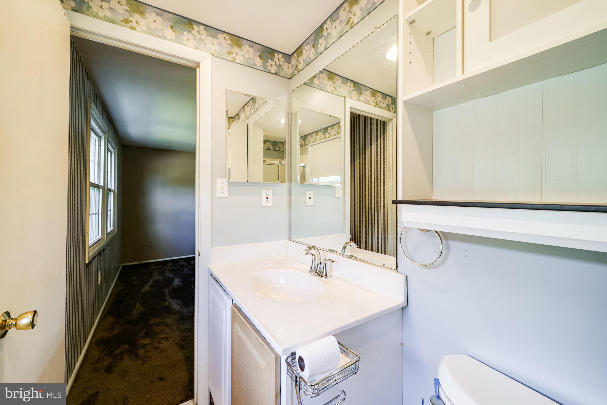 5317 Dunsmore Road Alexandria, VA 22315 - Photo 27 of 43 Master bathroom