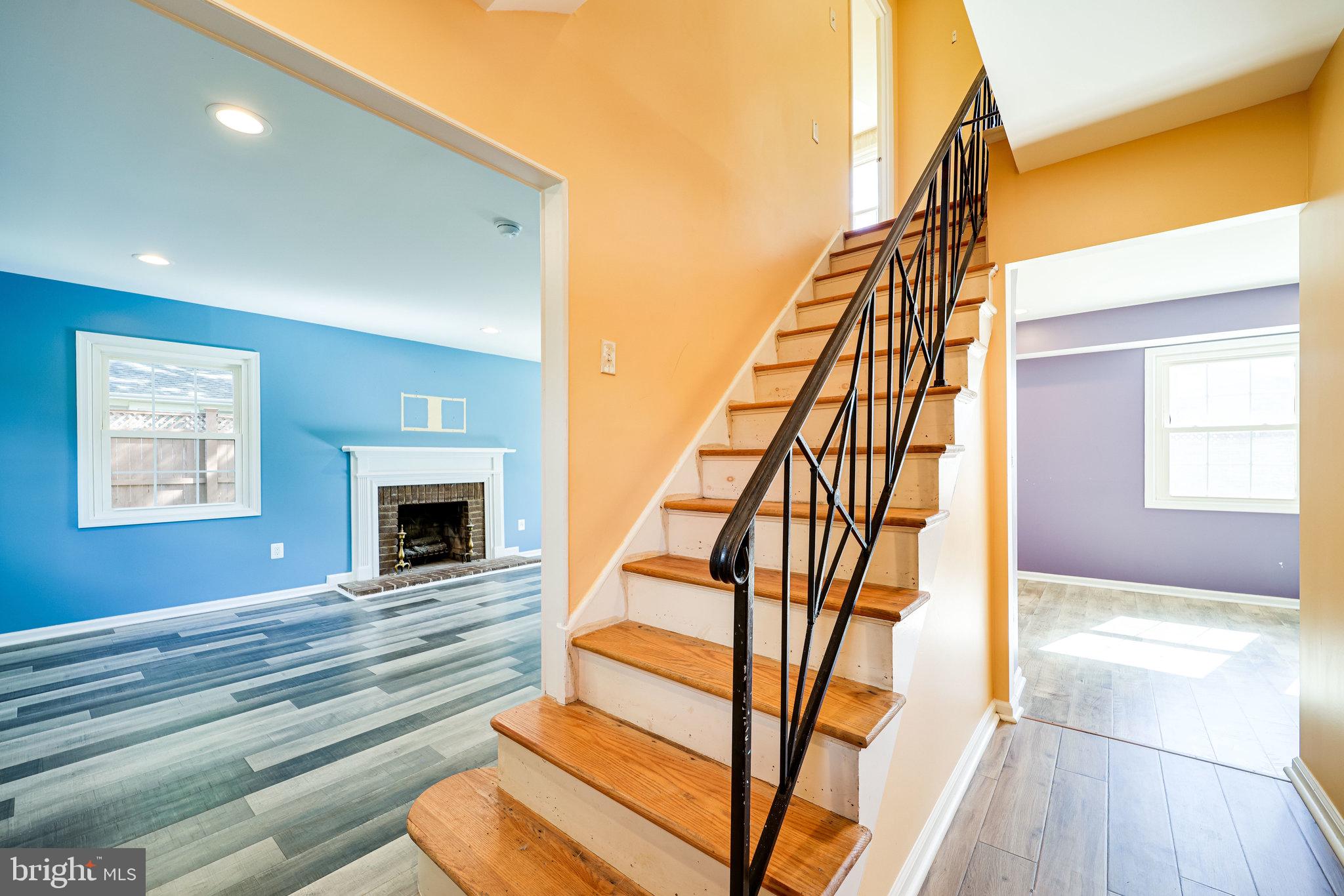 5317 Dunsmore Road Alexandria, VA 22315 - Photo 5 of 43 Foyer