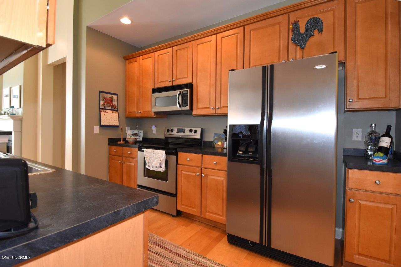 1325 Arbor Ridge Way Leland, NC 28451 - Photo 8 of 36 10 MLS 1325 Arbor Ridge Kitchen