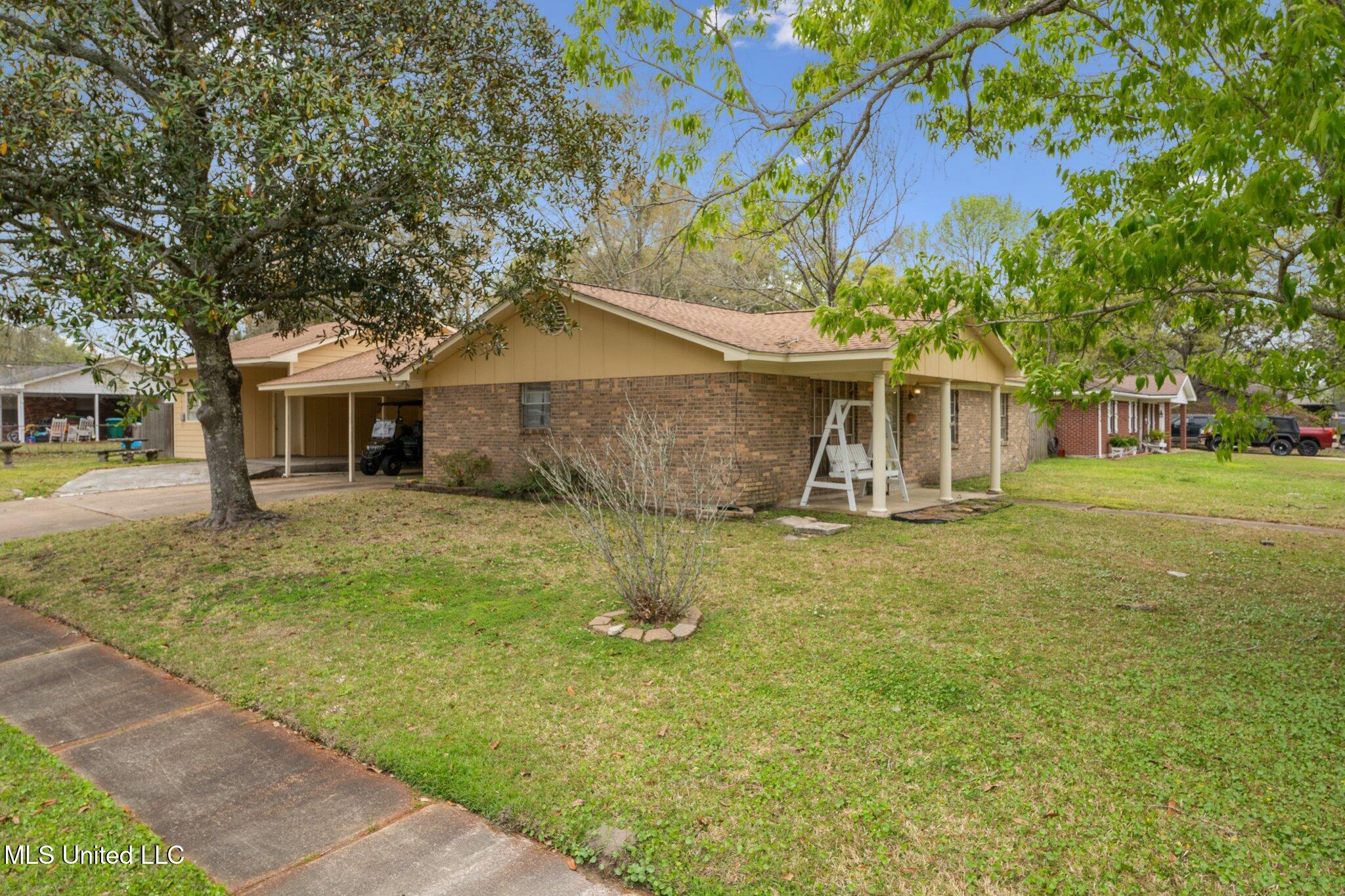 268 Mccool Street Ocean Springs, MS 39564 - Photo 2 of 25 268 Mccool Street-2