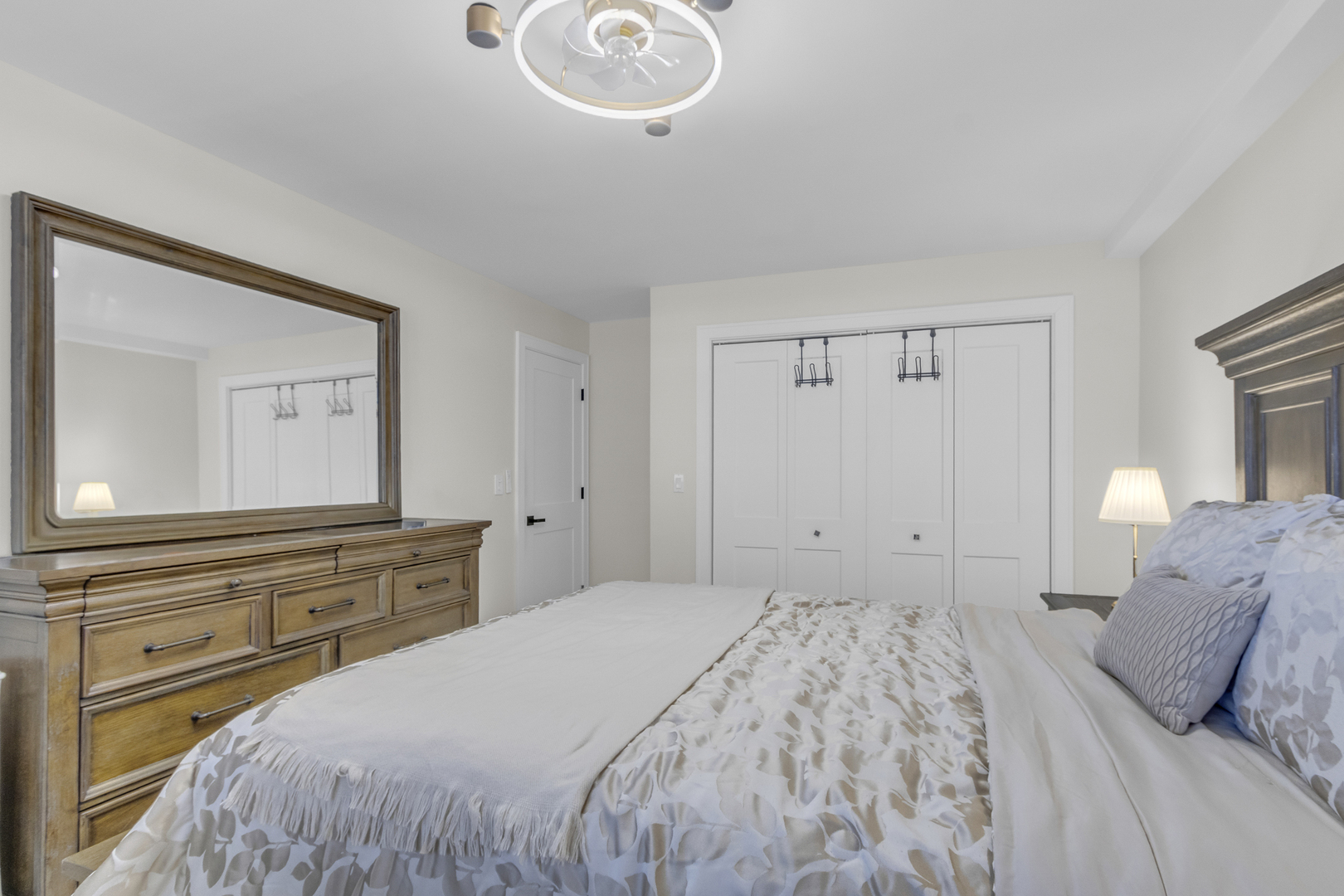 4229 North Keystone Avenue, Unit 1F Chicago, IL 60641 - Photo 13 of 21