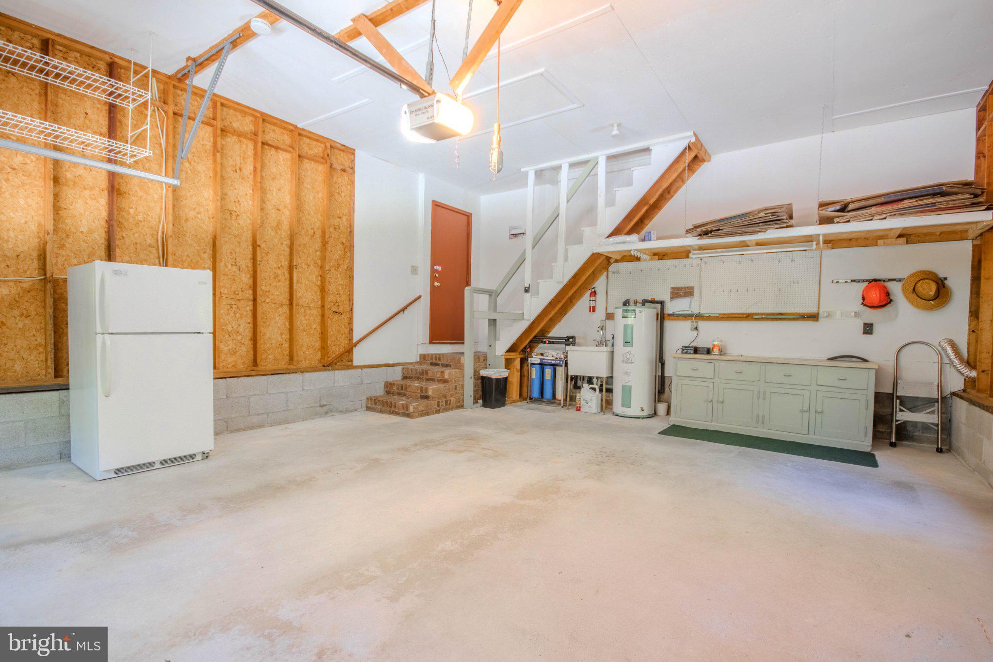 31749 Morris Leonard Road Parsonsburg, MD 21849 - Photo 26 of 40 Spacious garage with potential.