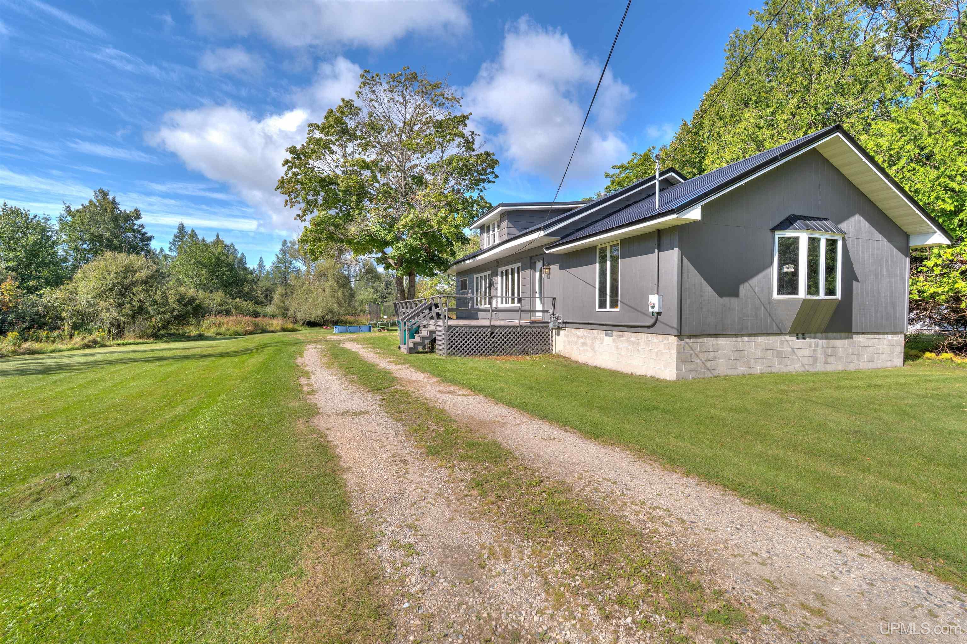 1023 State Road Manistique, MI 49854 - Photo 2 of 49 Gallery Image 2