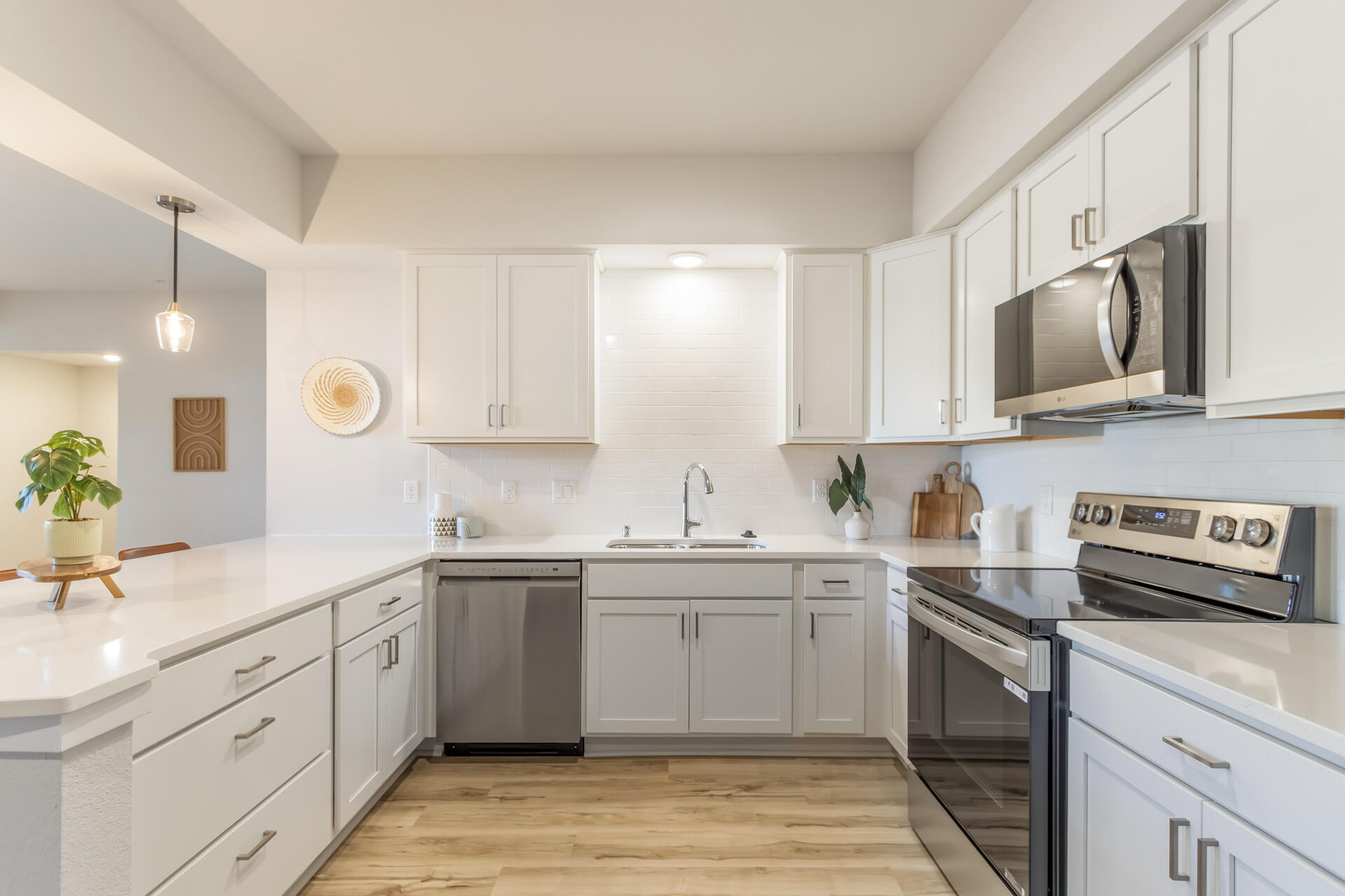 1633 Grey Fox Trail, Unit A Mukwonago, WI 53149 - Photo 13 of 20 Kitchen (3)