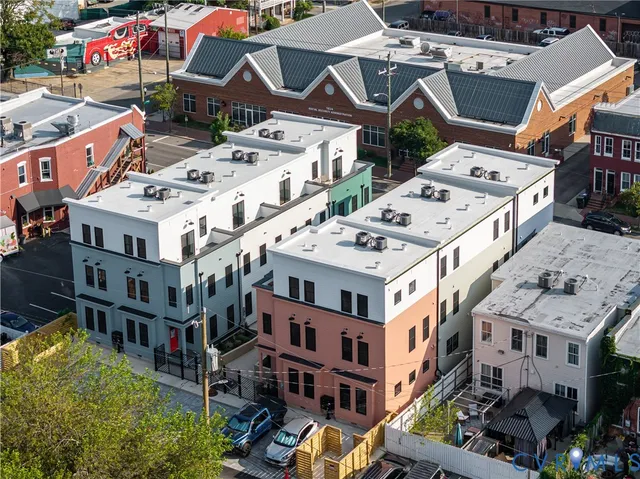 a large building with a street