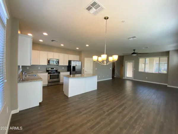 $2,200 | 240 West Juniper Avenue, Unit 1137, Gilbert, AZ 85233