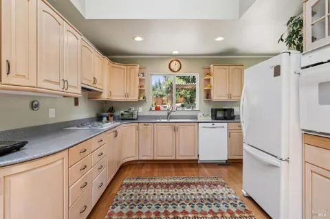 $799,000 | 807 Reichert Avenue, Novato, CA 94945
