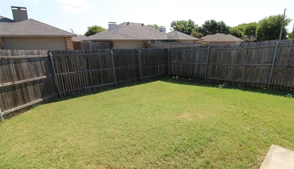 $1,950 | 1234 Mockingbird Lane, DeSoto, TX 75115