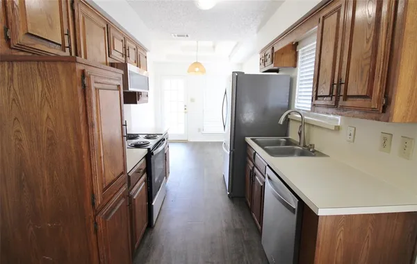 $1,950 | 1234 Mockingbird Lane, DeSoto, TX 75115