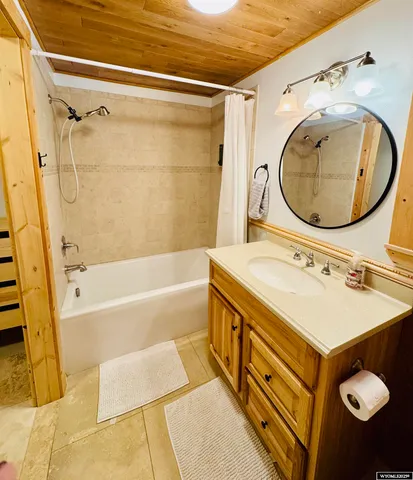 $369,900 | 616 West Main Avenue, Saratoga, WY 82331