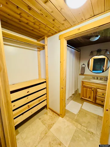 $369,900 | 616 West Main Avenue, Saratoga, WY 82331