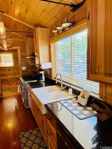 $369,900 | 616 West Main Avenue, Saratoga, WY 82331