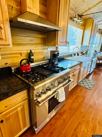 $369,900 | 616 West Main Avenue, Saratoga, WY 82331