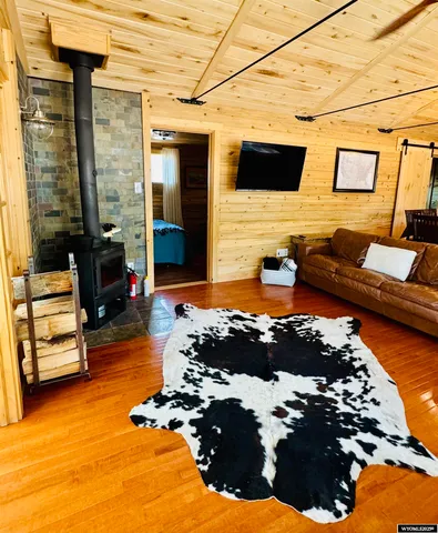 $369,900 | 616 West Main Avenue, Saratoga, WY 82331