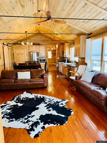 $369,900 | 616 West Main Avenue, Saratoga, WY 82331