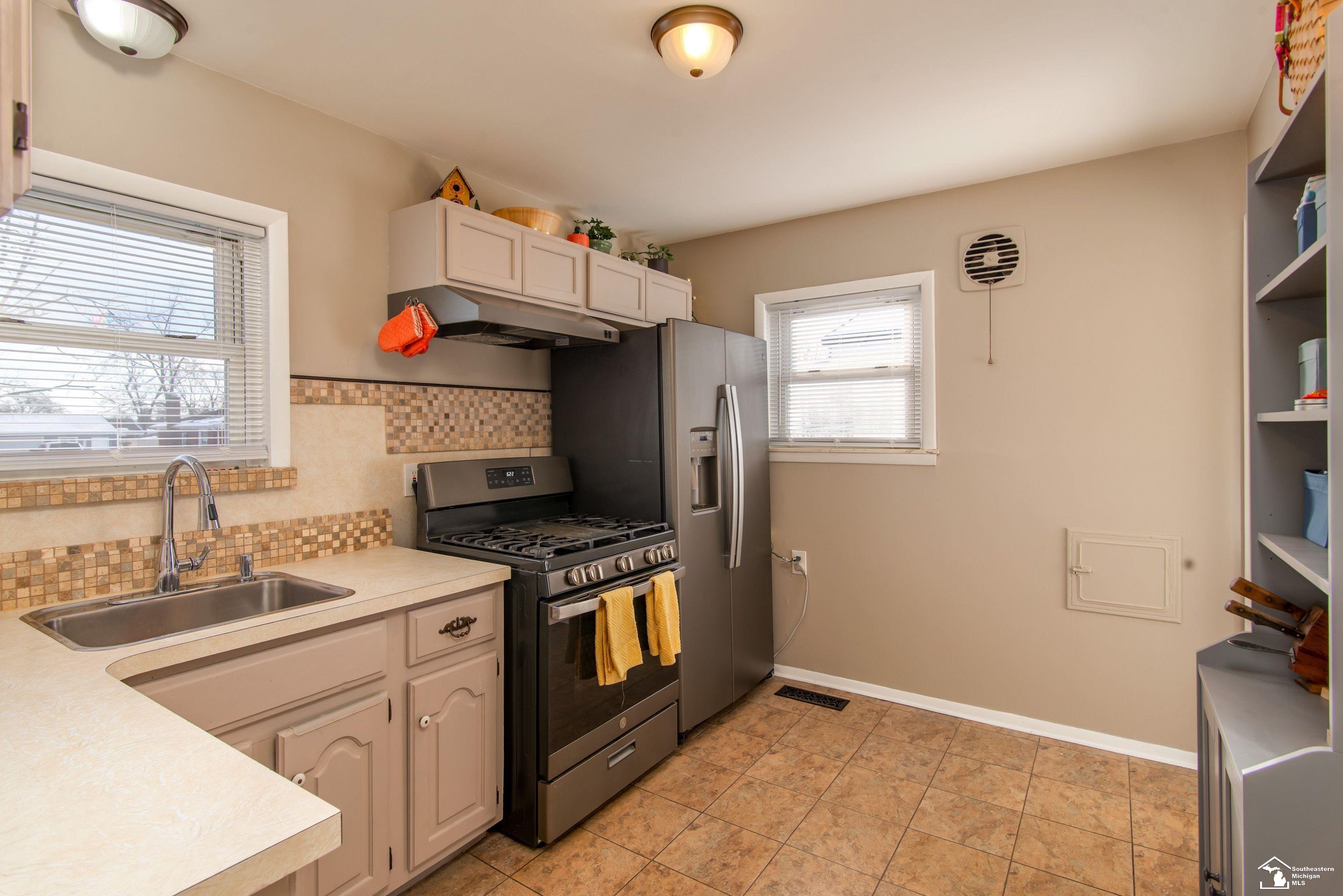 18082 Ray Street Riverview, MI 48193 - Photo 9 of 21