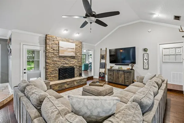 $419,900 | 2814 Greenbrook Drive, Arlington, TX 76016