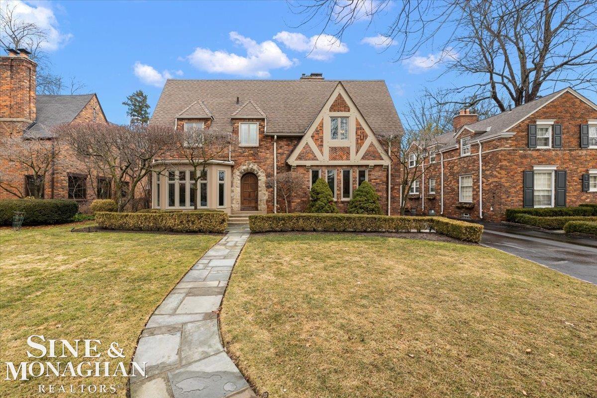 122 Moran Road Grosse Pointe Farms, MI 48236 - Photo 1 of 7 Gallery Image 1