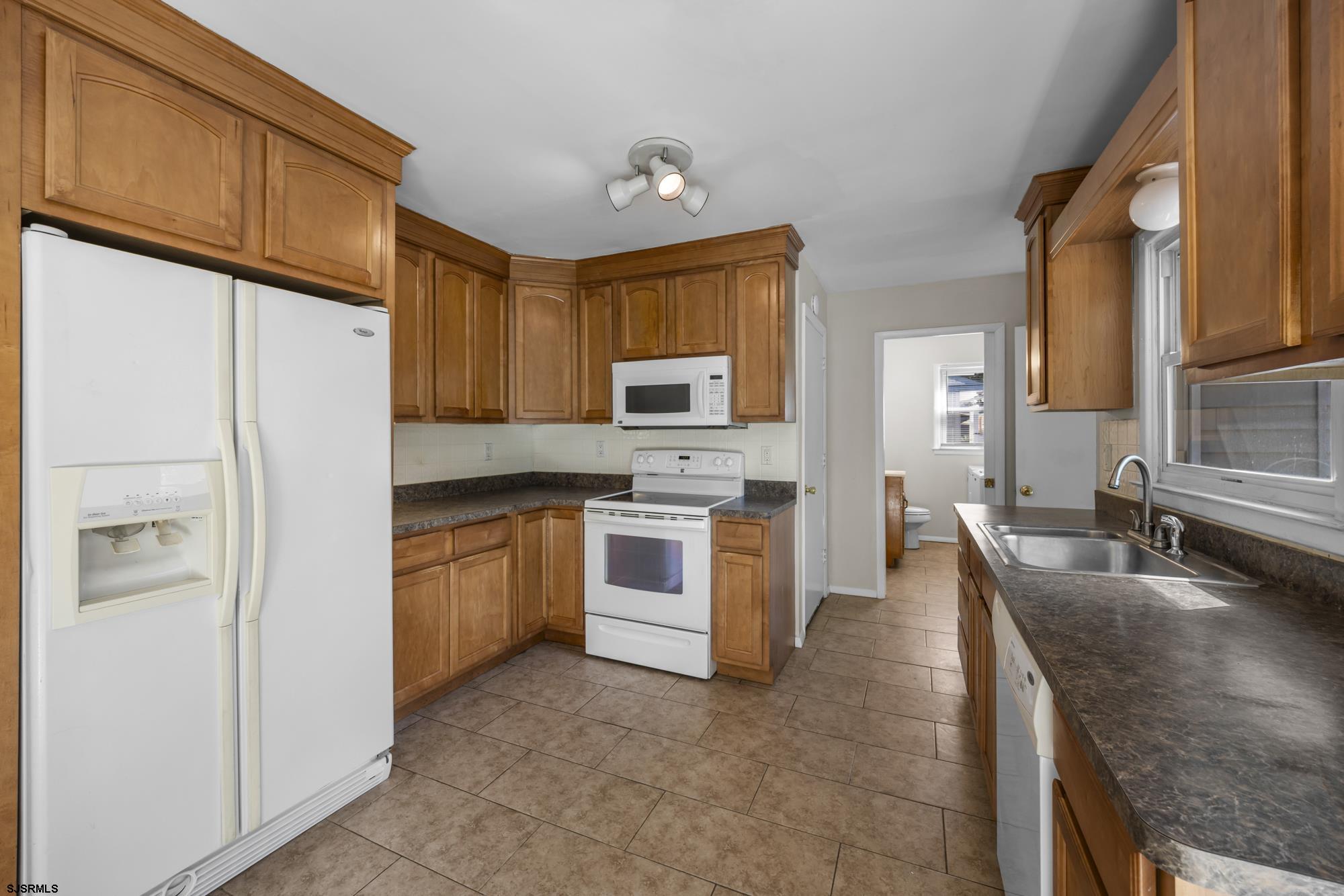 121 Osborne Road Somers Point, NJ 08244 - Photo 12 of 28