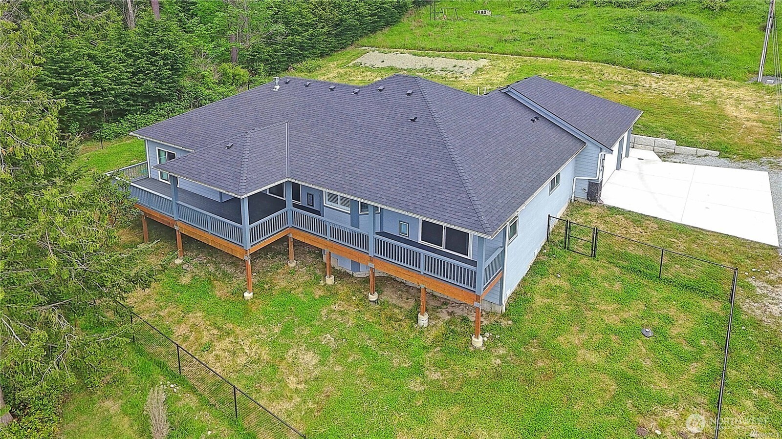536 Rozeway Place Camano Island, WA 98282 - Photo 3 of 36