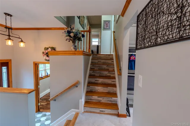 a view of entryway with a front door