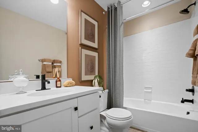 $2,200 | 201 Hillsdale Place, Martinsburg, WV 25403