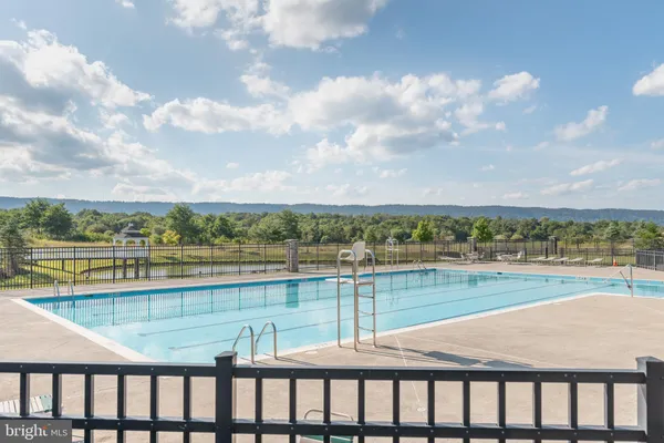 $2,100 | 201 Hillsdale Place, Martinsburg, WV 25403