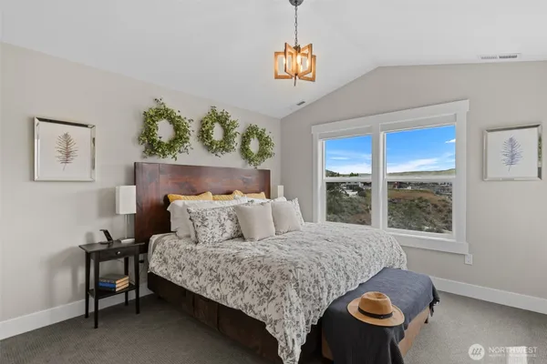 $1,199,000 | 122 Lookout Way, Chelan, WA 98816