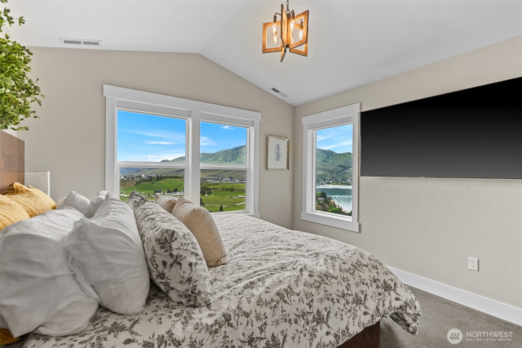 122 Lookout Way Chelan, WA 98816 - Photo 17 of 39