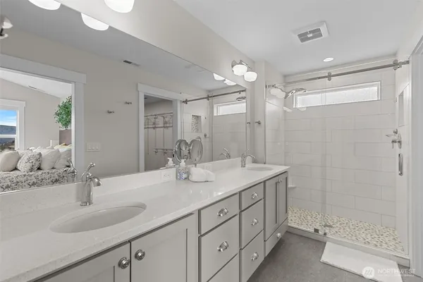 $1,199,000 | 122 Lookout Way, Chelan, WA 98816