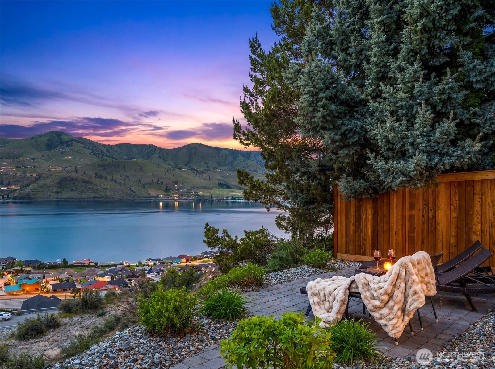 122 Lookout Way Chelan, WA 98816 - Photo 3 of 39
