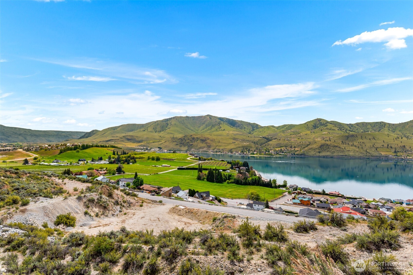 122 Lookout Way Chelan, WA 98816 - Photo 4 of 39