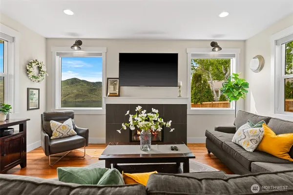 $1,199,000 | 122 Lookout Way, Chelan, WA 98816