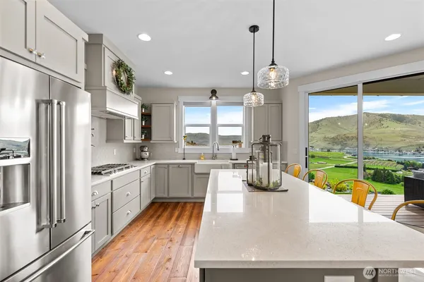 $1,199,000 | 122 Lookout Way, Chelan, WA 98816