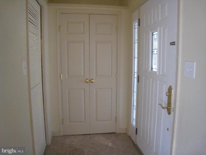 823 Brice Road Rockville, MD 20852 - Photo 9 of 29 Entrance / Foyer