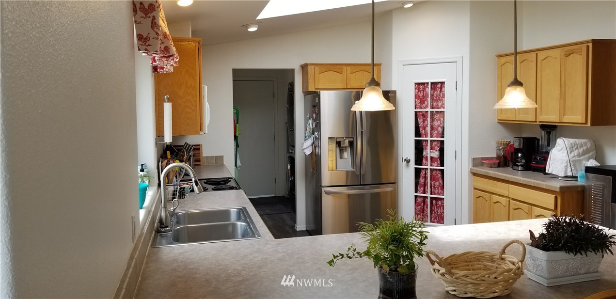 14315 Solberg Road Southeast Yelm, WA 98597 - Photo 11 of 23 Gallery Image 11