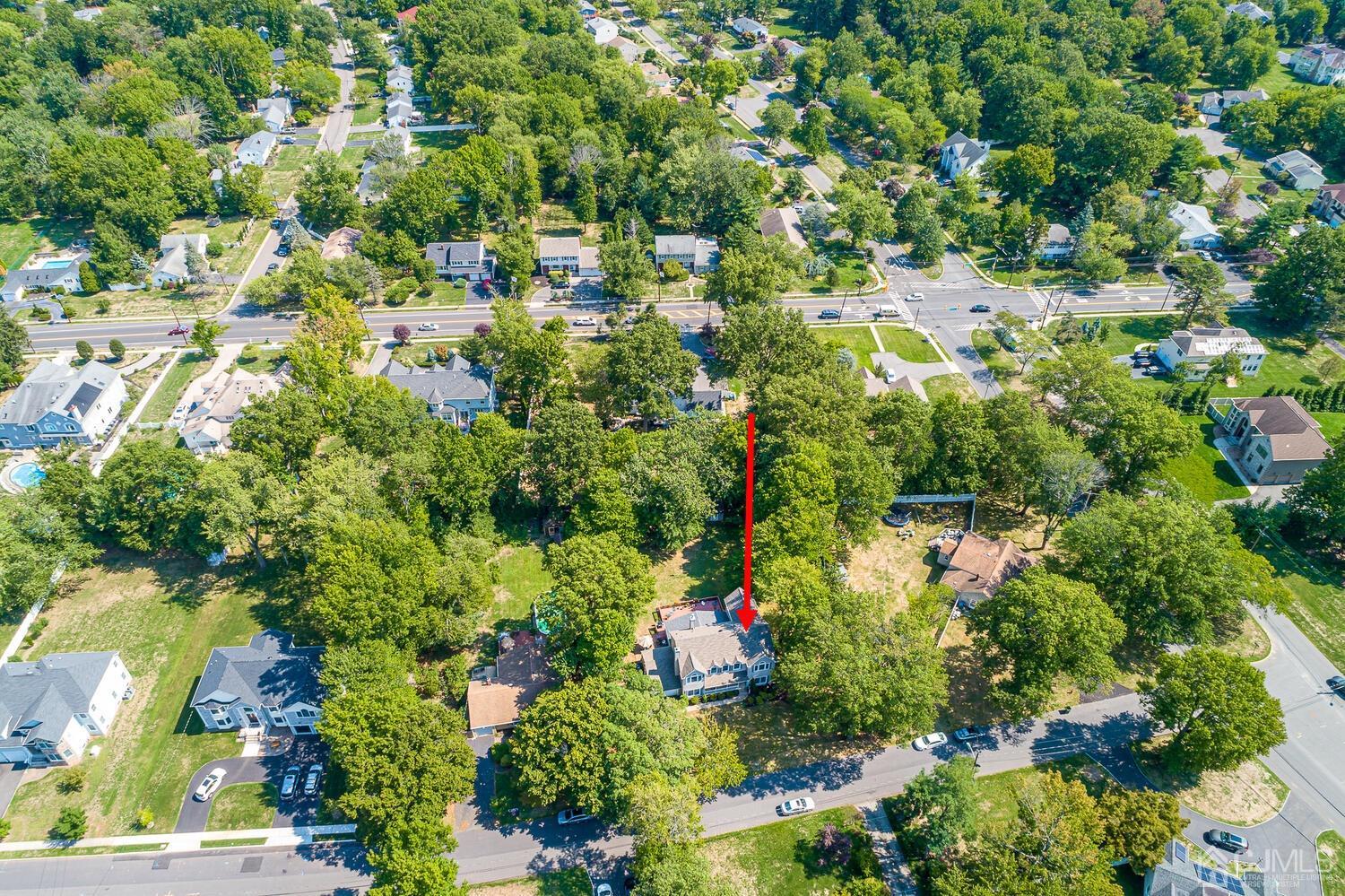 27 Homestead Road Edison, NJ 08820 - Photo 5 of 64 a view of a city