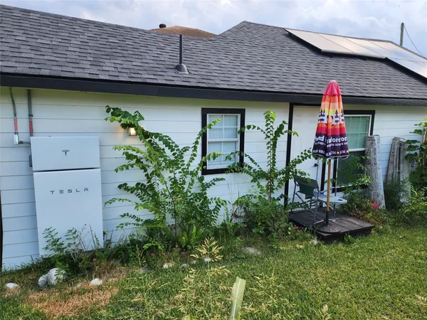 $1,600 | 2120 Yates Street, Houston, TX 77020