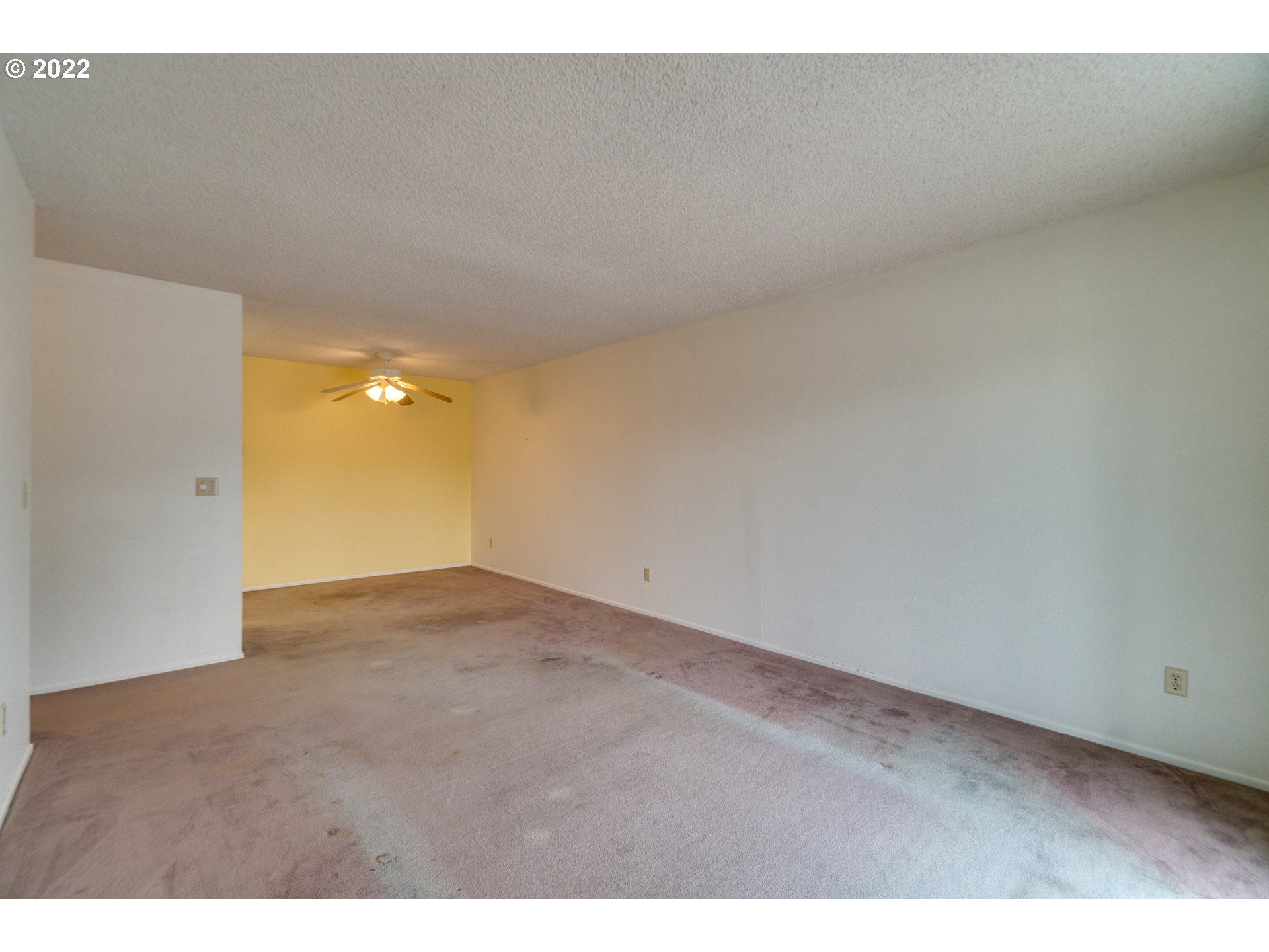 950 Evergreen Road, Unit 224 Woodburn, OR 97071 - Photo 8 of 32 a view of an empty room