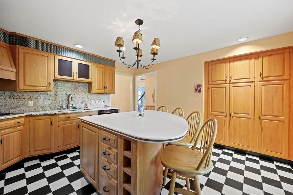 84 Brewster Road West Springfield, MA 01089 - Photo 13 of 35